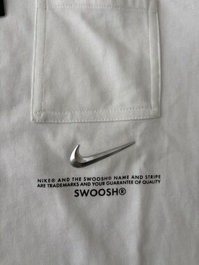 Nike Womens White Boxy Fit Crop T-Shirt with Metallic Swoosh Size Medium